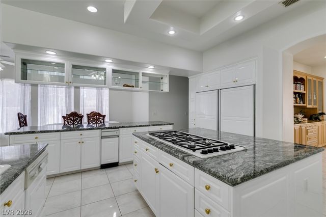 8033 Secret Harbor Court, Las Vegas, NV 89128