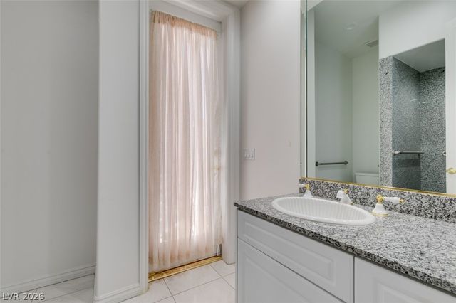 8033 Secret Harbor Court, Las Vegas, NV 89128