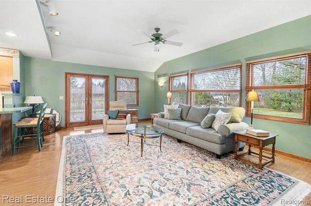 8887 Morrison Avenue, Plymouth, MI 48170