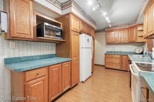 8887 Morrison Avenue, Plymouth, MI 48170