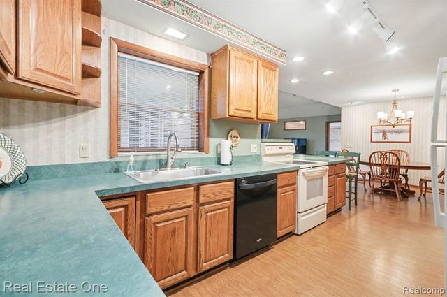 8887 Morrison Avenue, Plymouth, MI 48170