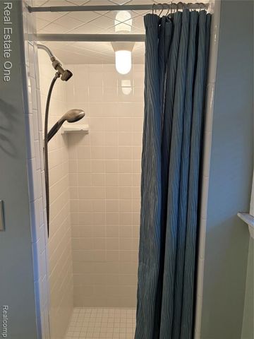 8887 Morrison Avenue, Plymouth, MI 48170