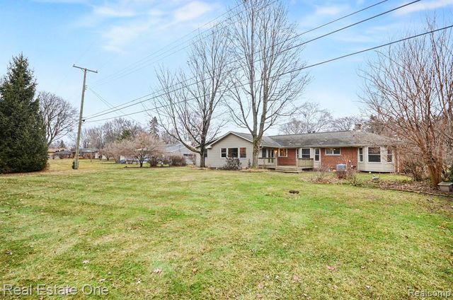 8887 Morrison Avenue, Plymouth, MI 48170