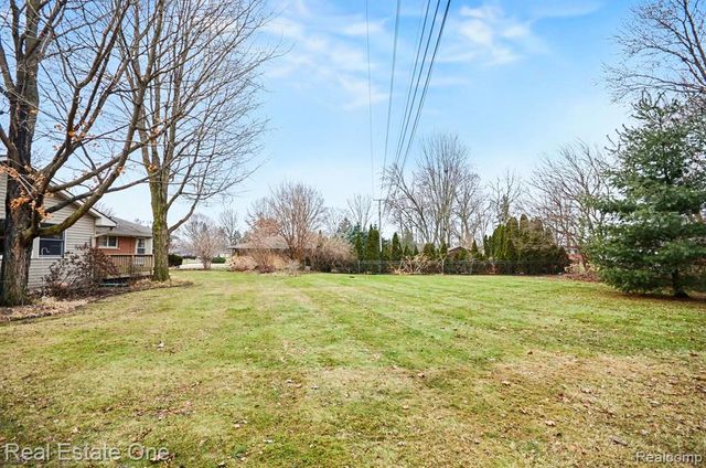 8887 Morrison Avenue, Plymouth, MI 48170