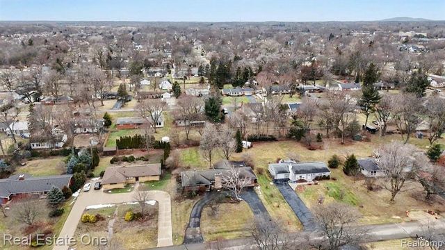 8887 Morrison Avenue, Plymouth, MI 48170