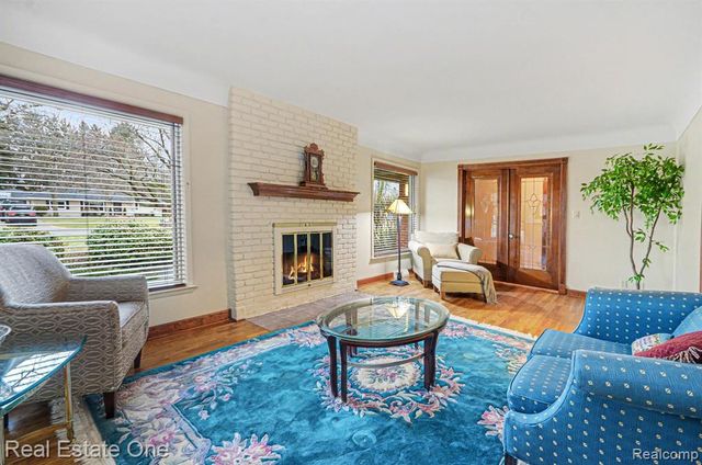 8887 Morrison Avenue, Plymouth, MI 48170