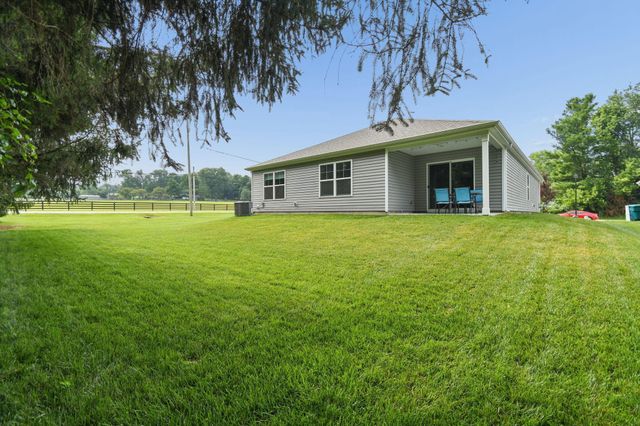 452 Saint James Gate, Newark, OH 43055