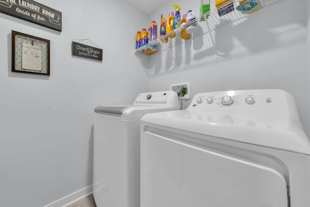 452 Saint James Gate, Newark, OH 43055