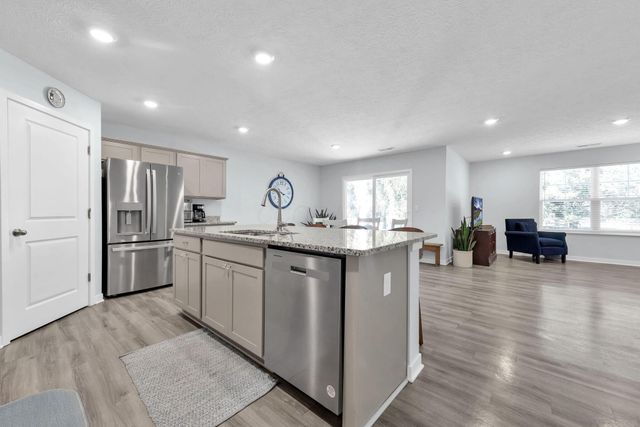 452 Saint James Gate, Newark, OH 43055