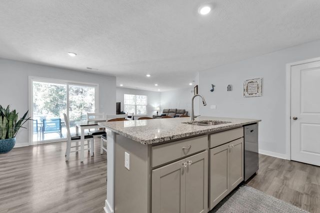 452 Saint James Gate, Newark, OH 43055