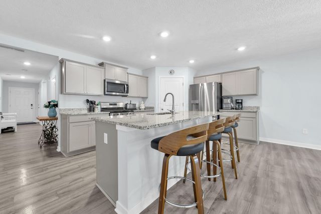 452 Saint James Gate, Newark, OH 43055