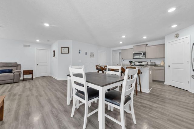 452 Saint James Gate, Newark, OH 43055