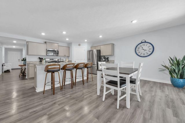 452 Saint James Gate, Newark, OH 43055
