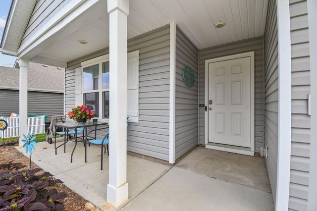 452 Saint James Gate, Newark, OH 43055