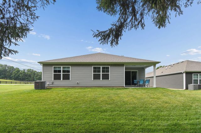 452 Saint James Gate, Newark, OH 43055