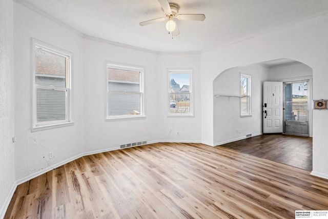 5409 S 22nd Street, Omaha, NE 68107