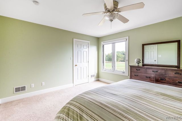 339 White Oak Lane, Grand Island, NY 14072