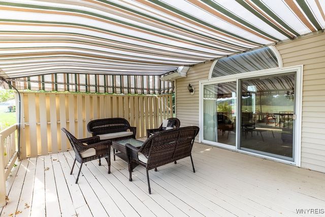 339 White Oak Lane, Grand Island, NY 14072