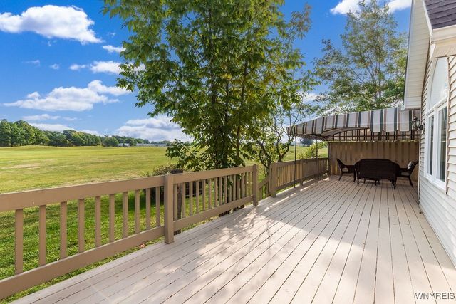 339 White Oak Lane, Grand Island, NY 14072