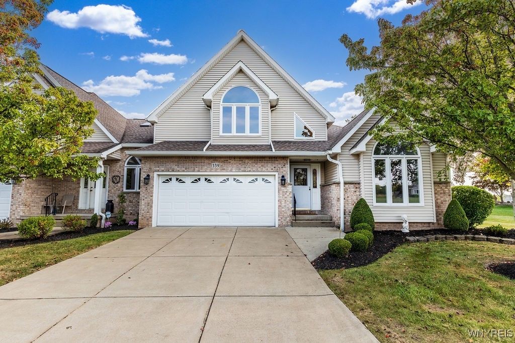 339 White Oak Lane, Grand Island, NY 14072