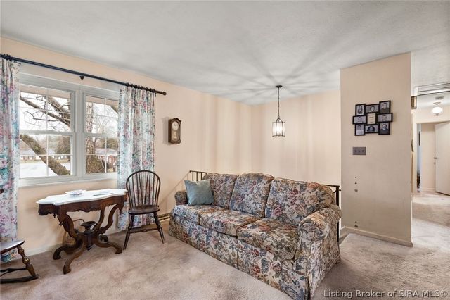 812 Congress Court, Jeffersonville, IN 47130