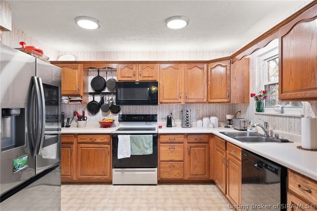 812 Congress Court, Jeffersonville, IN 47130