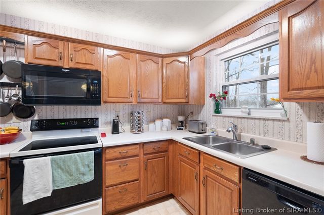 812 Congress Court, Jeffersonville, IN 47130