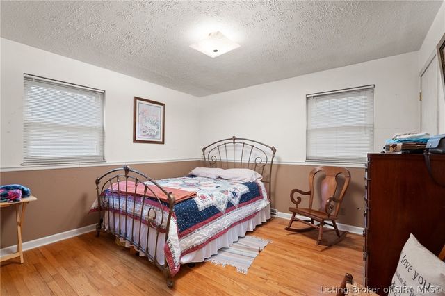 812 Congress Court, Jeffersonville, IN 47130