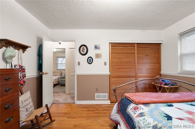 812 Congress Court, Jeffersonville, IN 47130