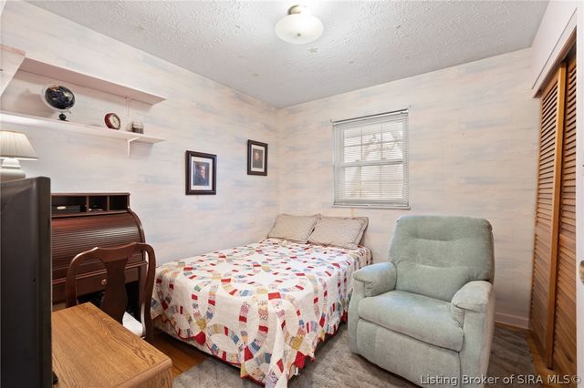 812 Congress Court, Jeffersonville, IN 47130