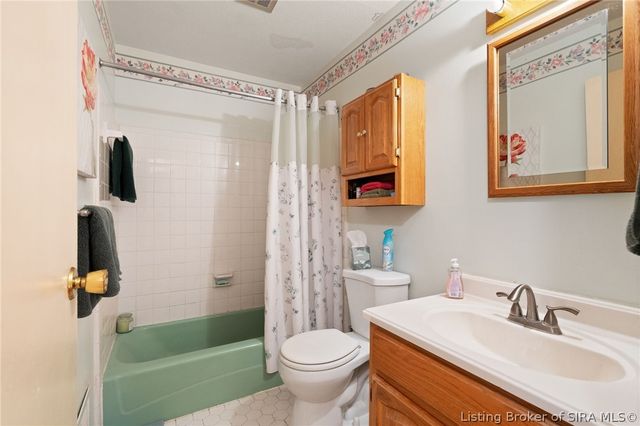 812 Congress Court, Jeffersonville, IN 47130