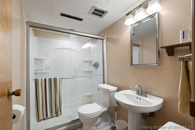 812 Congress Court, Jeffersonville, IN 47130