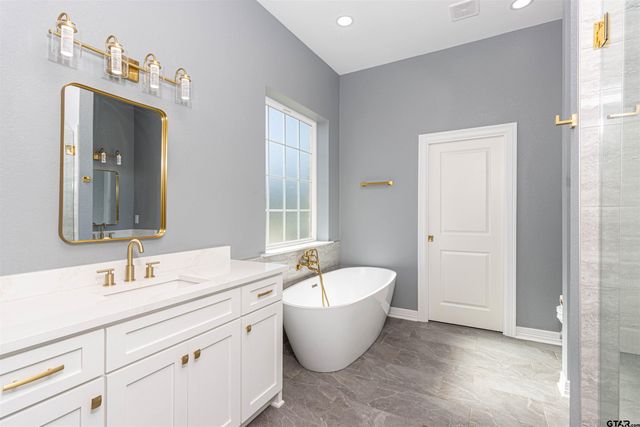 1603 Elk River Rd, Tyler, TX 75703