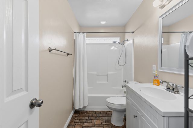 5115 Creek Crossing Drive, Greenville, TX 75402