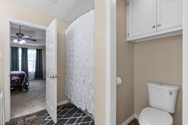 5115 Creek Crossing Drive, Greenville, TX 75402