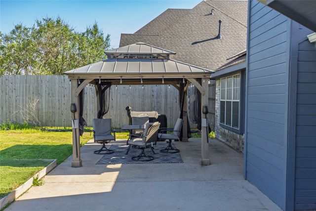 5115 Creek Crossing Drive, Greenville, TX 75402