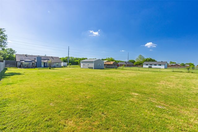 5115 Creek Crossing Drive, Greenville, TX 75402