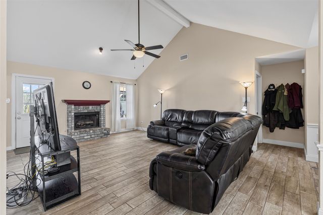 5115 Creek Crossing Drive, Greenville, TX 75402