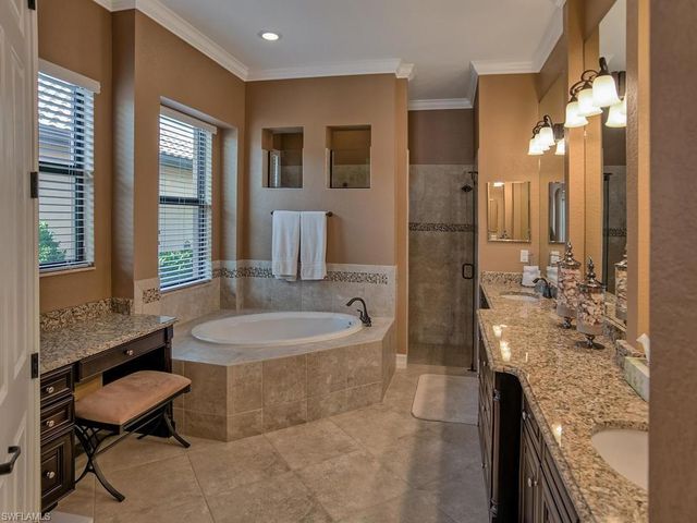 9634 Firenze CIR, Naples, FL 34113