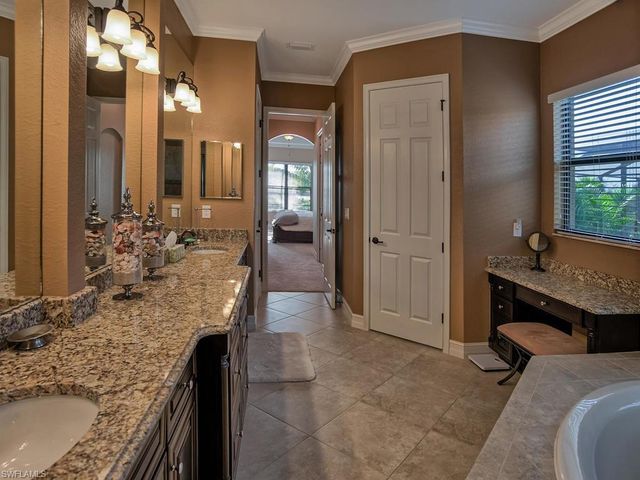 9634 Firenze CIR, Naples, FL 34113