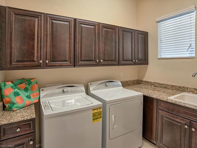 9634 Firenze CIR, Naples, FL 34113