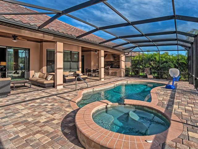9634 Firenze CIR, Naples, FL 34113