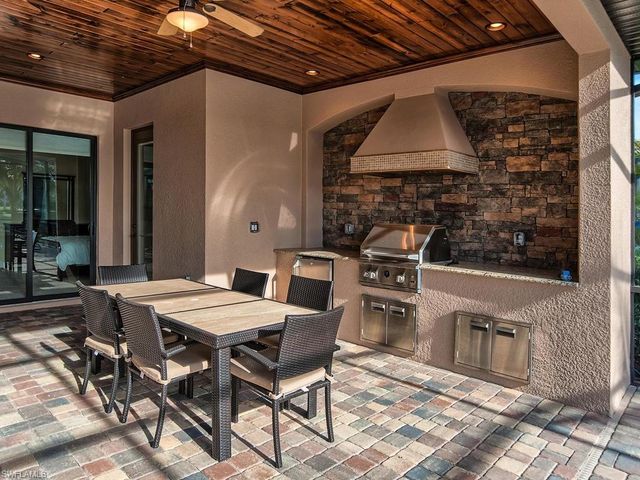 9634 Firenze CIR, Naples, FL 34113