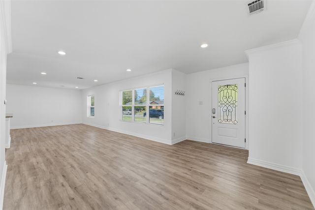 2916 Healey Drive, Dallas, TX 75228