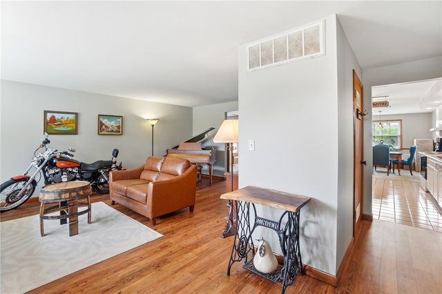 406 W Herr Street, Englewood, OH 45322