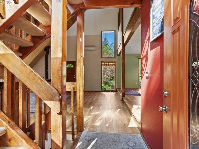 36250 Se HURLBURT Rd, Corbett, OR 97019