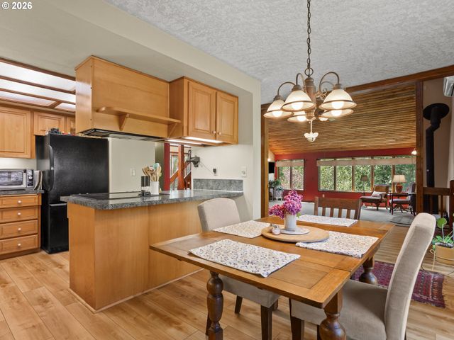 36250 Se HURLBURT Rd, Corbett, OR 97019