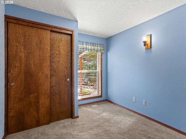 36250 Se HURLBURT Rd, Corbett, OR 97019
