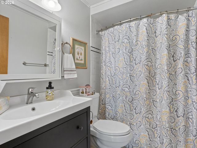 36250 Se HURLBURT Rd, Corbett, OR 97019