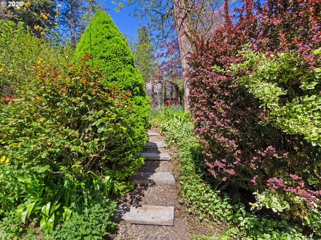 36250 Se HURLBURT Rd, Corbett, OR 97019